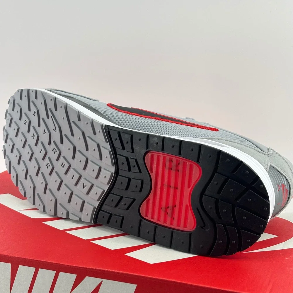 Nike Air Max Solo Sneakers Mens 9 Womens 10.5 Wolf Grey DX3666-004 New Running